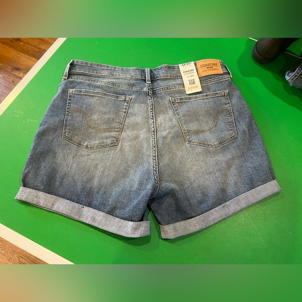 Women’s Levi Jean Shorts